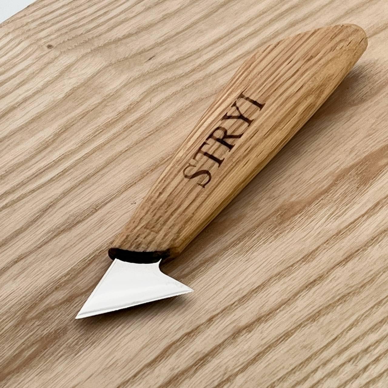 Wood Carving Knife 35mm – Dual-Action Detail & Relief Blade (HRC 62) – Precision Triangle Knife for Relief carving Chip Carving – Professional Carbon Steel – Made in Europe