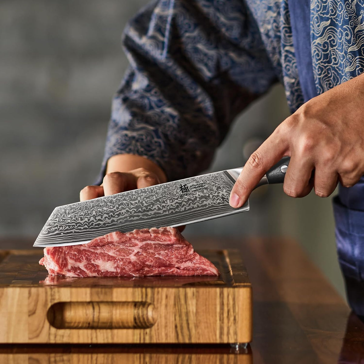 Chef Knife - 8"- Shogun Series Japanese Style VG10 Steel Core Hammered Damascus Blade Kitchen Knife - with Sheath & Case