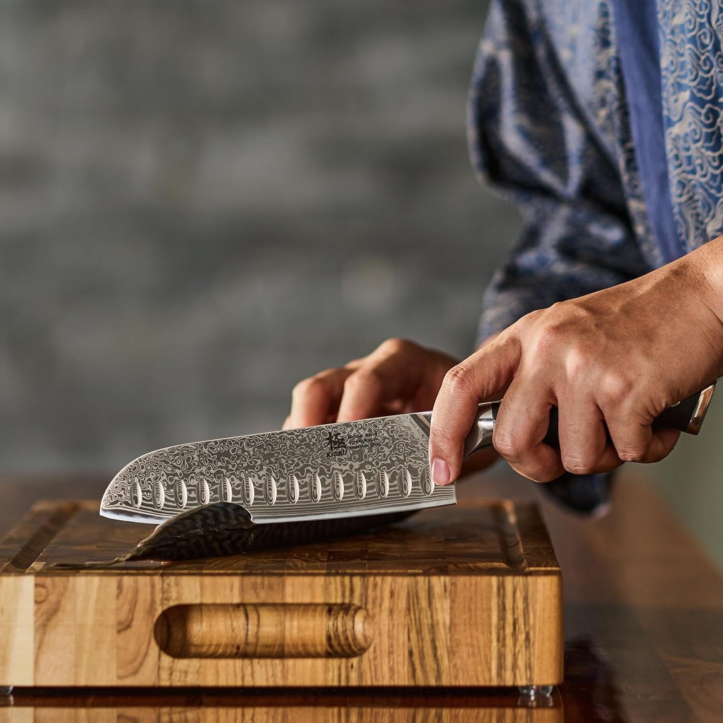 Chef Knife - 8"- Shogun Series Japanese Style VG10 Steel Core Hammered Damascus Blade Kitchen Knife - with Sheath & Case