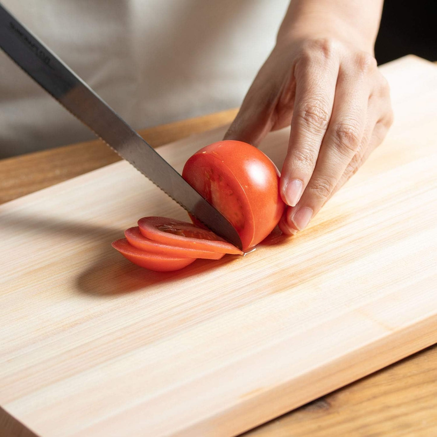 Suncraft HE-2101 Bread Knife, Smooth Bread Knife, Cleans Fresh Bread and Hard Bread, Loved by Professionals, Made in Japan