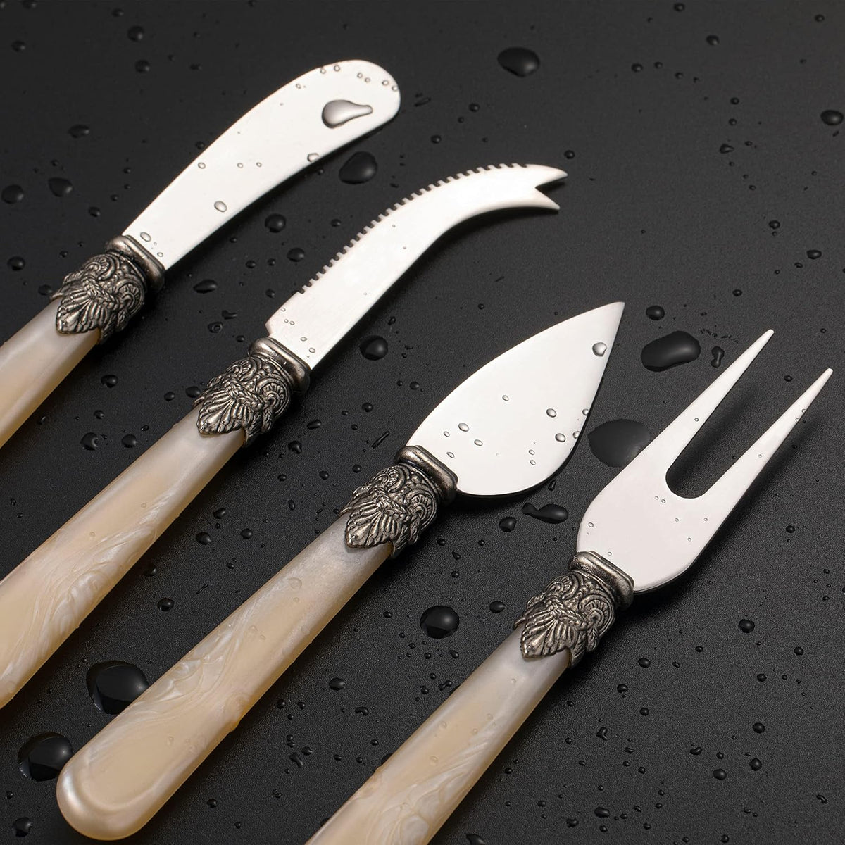 REVERIE Collection 4-piece Stainless Steel Butter Spreader Cheese Knife, Giftable Butter Knives set, Bread Knife set (Gold)