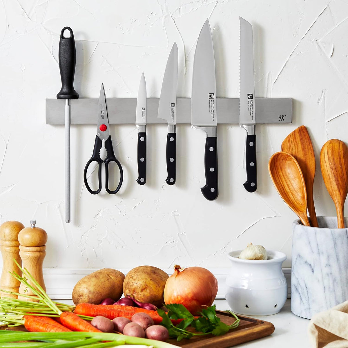 ZWILLING 17.75-inch Stainless Steel Magnetic Knife Bar