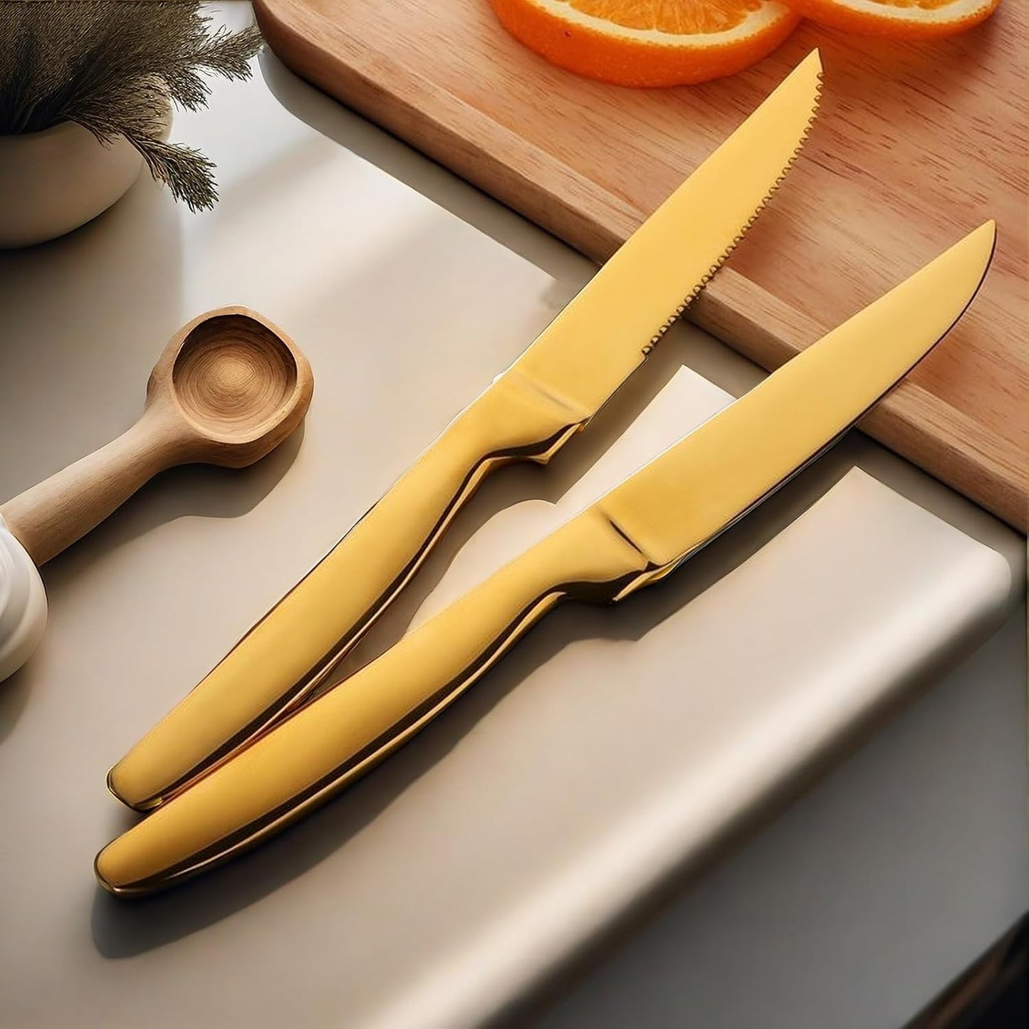 Serrated Steak Knives Set of 8, Stainless Steel 8.7 Inch Gold Steak Dinner Knives Set for Cutting Meat, Beef, Dishwasher Safe