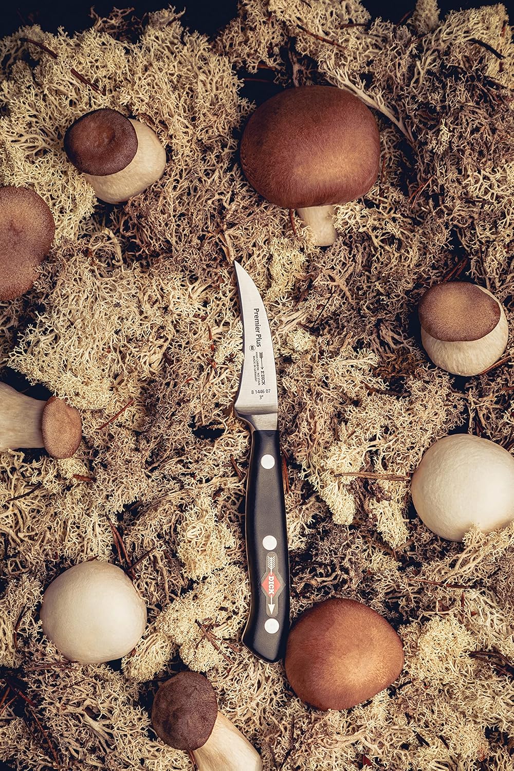 – Premier Plus Peeling Knife - Paring knife with 2.8" blade & 56 HRC - Ideal for cutting fruit & vegetables - Ultra sharp - Stainless steel - Ergonomic handle - High carbon - Made in Germany