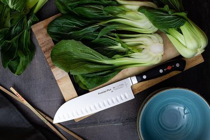 – Premier Plus Peeling Knife - Paring knife with 2.8" blade & 56 HRC - Ideal for cutting fruit & vegetables - Ultra sharp - Stainless steel - Ergonomic handle - High carbon - Made in Germany