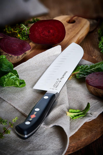 – Premier Plus Peeling Knife - Paring knife with 2.8" blade & 56 HRC - Ideal for cutting fruit & vegetables - Ultra sharp - Stainless steel - Ergonomic handle - High carbon - Made in Germany