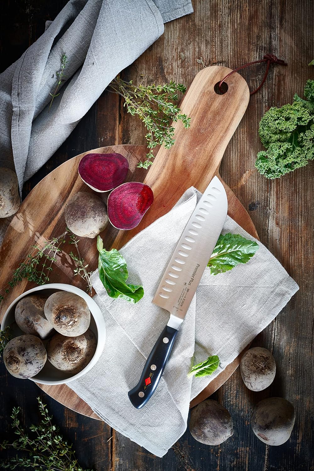 – Premier Plus Peeling Knife - Paring knife with 2.8" blade & 56 HRC - Ideal for cutting fruit & vegetables - Ultra sharp - Stainless steel - Ergonomic handle - High carbon - Made in Germany