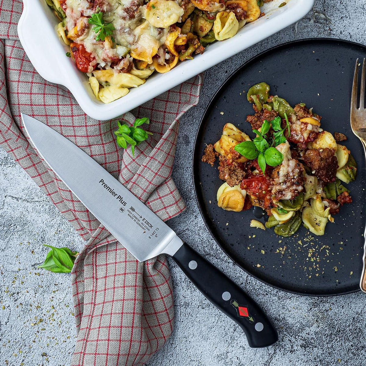 – Premier Plus Peeling Knife - Paring knife with 2.8" blade & 56 HRC - Ideal for cutting fruit & vegetables - Ultra sharp - Stainless steel - Ergonomic handle - High carbon - Made in Germany