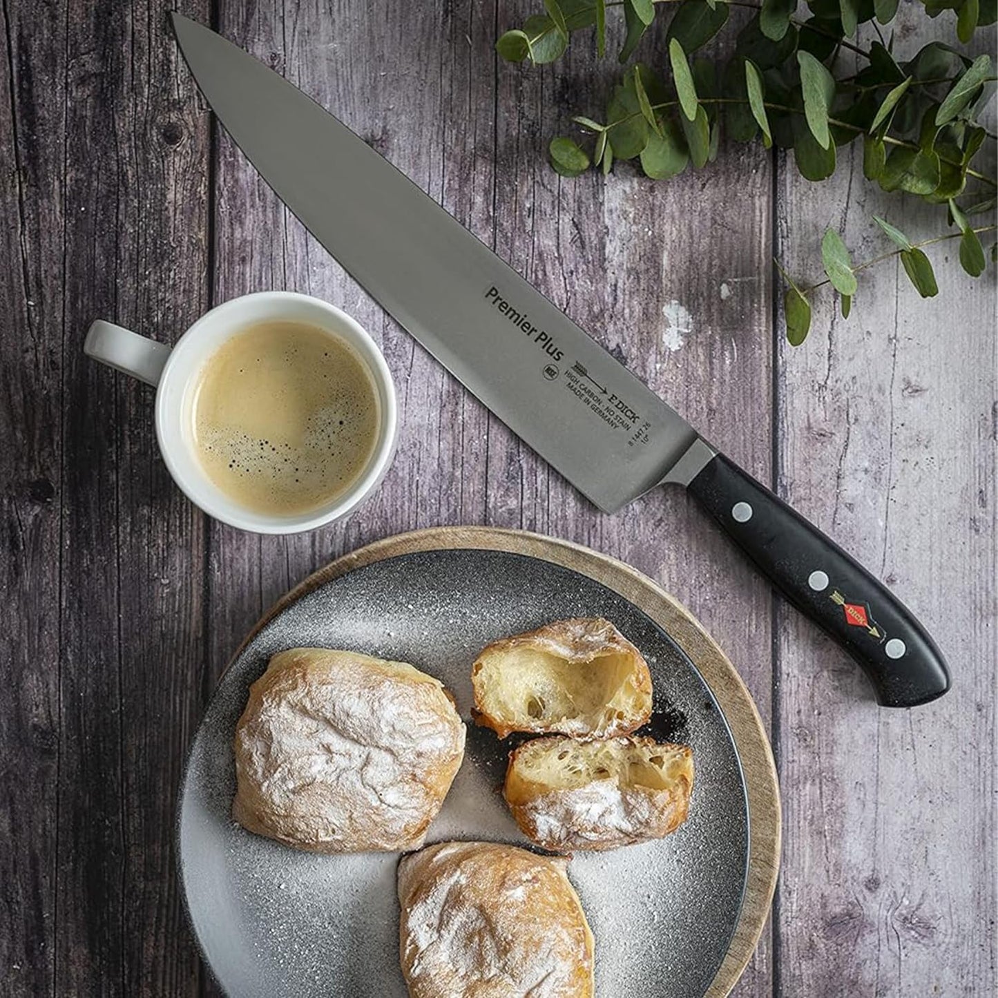– Premier Plus Peeling Knife - Paring knife with 2.8" blade & 56 HRC - Ideal for cutting fruit & vegetables - Ultra sharp - Stainless steel - Ergonomic handle - High carbon - Made in Germany