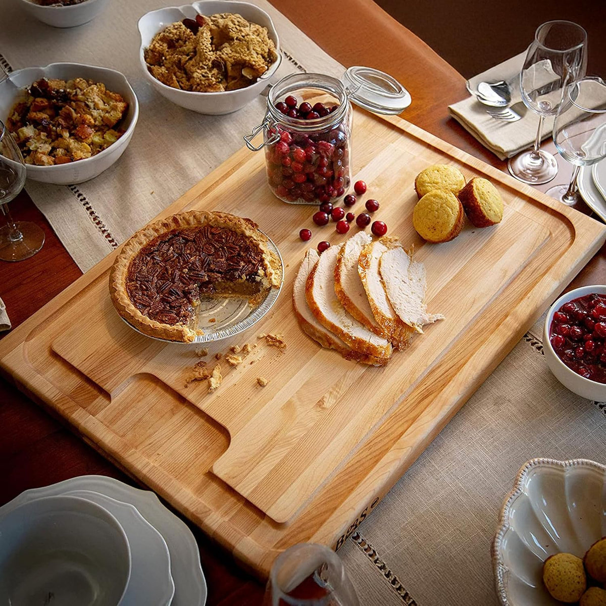 Block Au Jus Maple Cutting/Carving Board with Hand Grips and Sloping Juice Groove, 20 Inches x 15 Inches x 1.5 Inches