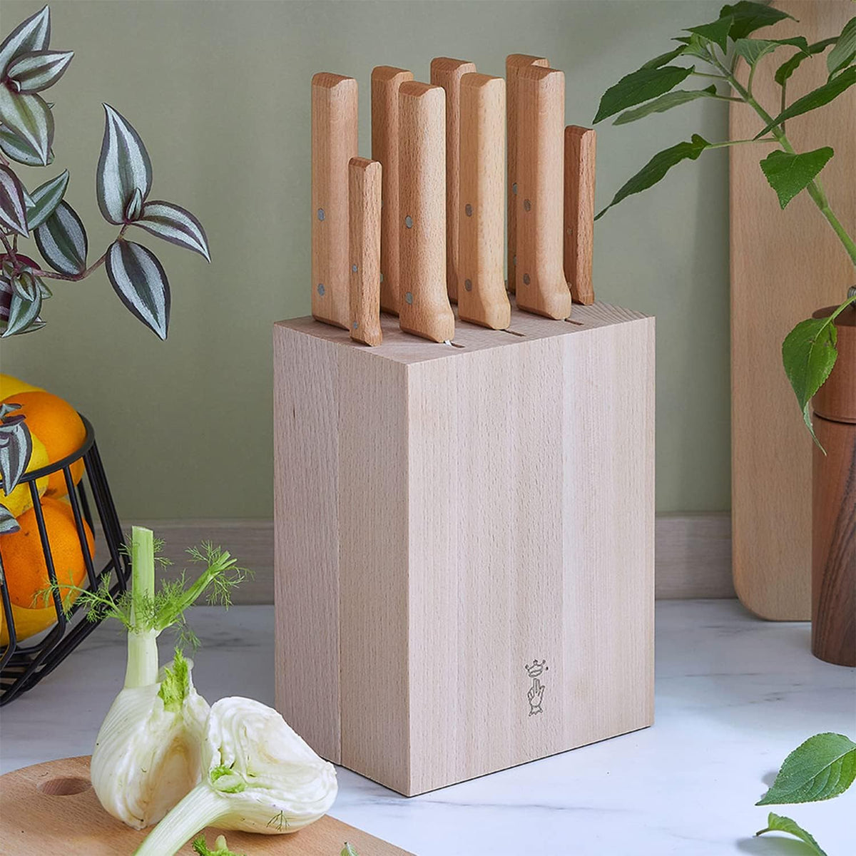 Beech Wood Knife Storage Block - Simple and elegant design - Your kitchen knives always at hand and protected - For 9 knives