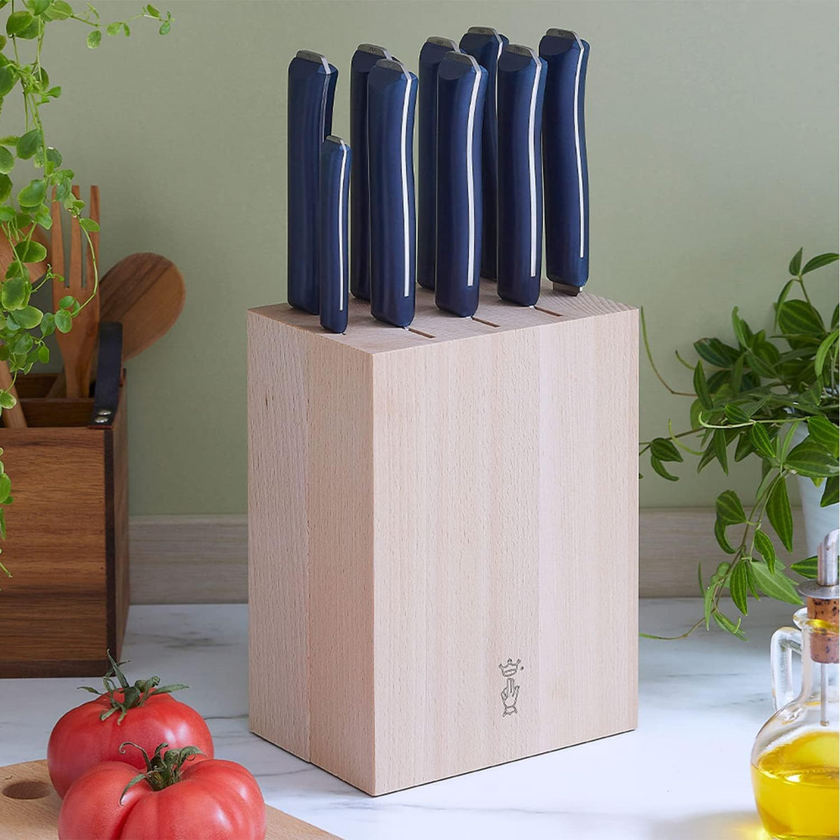 Beech Wood Knife Storage Block - Simple and elegant design - Your kitchen knives always at hand and protected - For 9 knives
