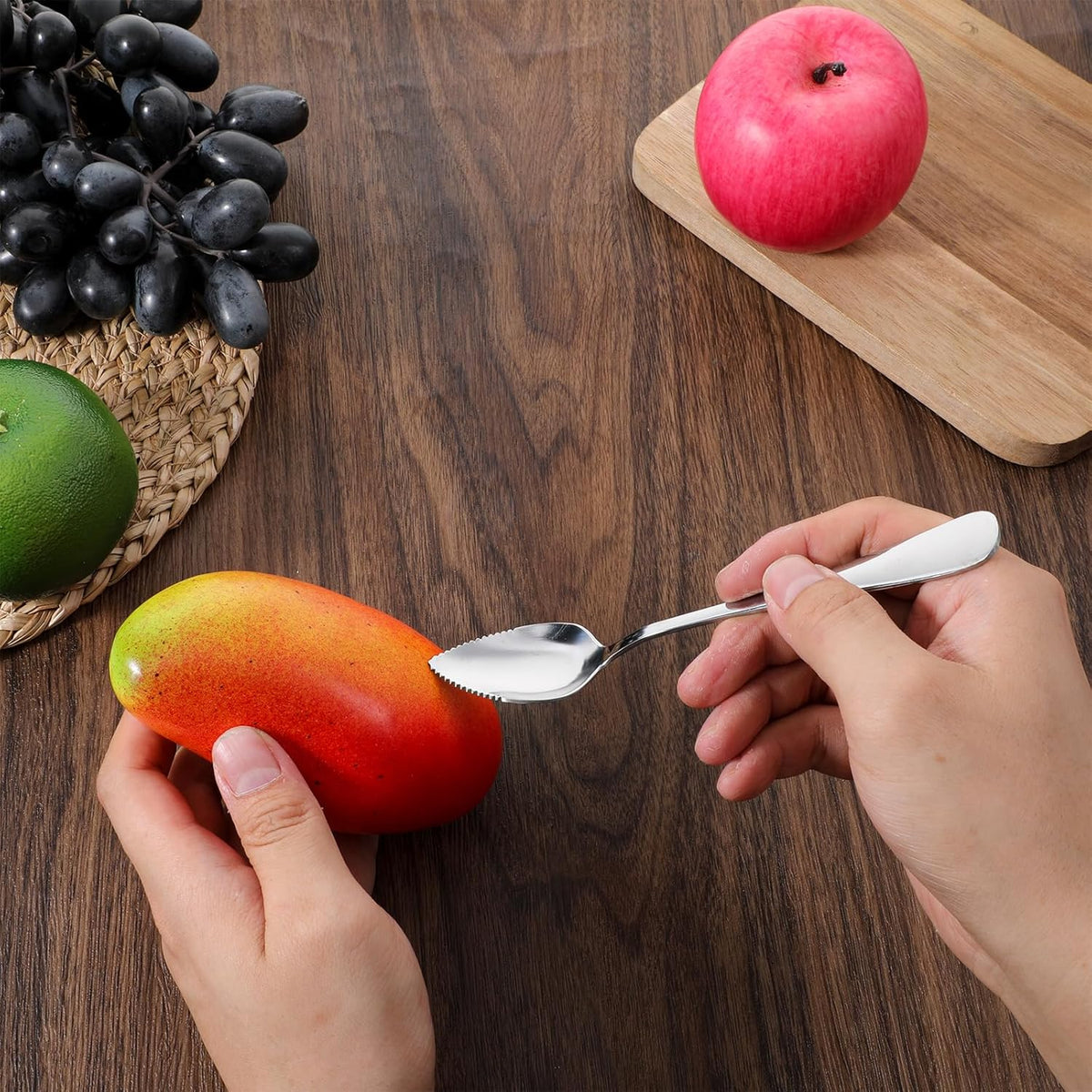 4 Pcs Grapefruit Spoons Stainless Steel Fruit Utensils Set Serrated Edge Grapefruit Knife Tool for Citrus Kiwi Dessert Lemon Salads Lime Pitaya Puree