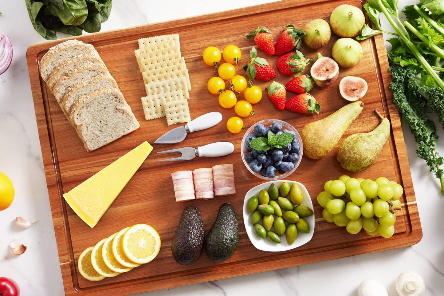 Cutting Boards, 16.5x13 Large Acacia Wooden Cutting Boards for Kitchen, Edge Grain Reversible Wood Chopping Board with Juice Groove and Handles, Pre-Oiled Carving Tray for Meat & Cheese