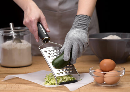 Cut Resistant Glove Keep Hands Safe in The Kitchen