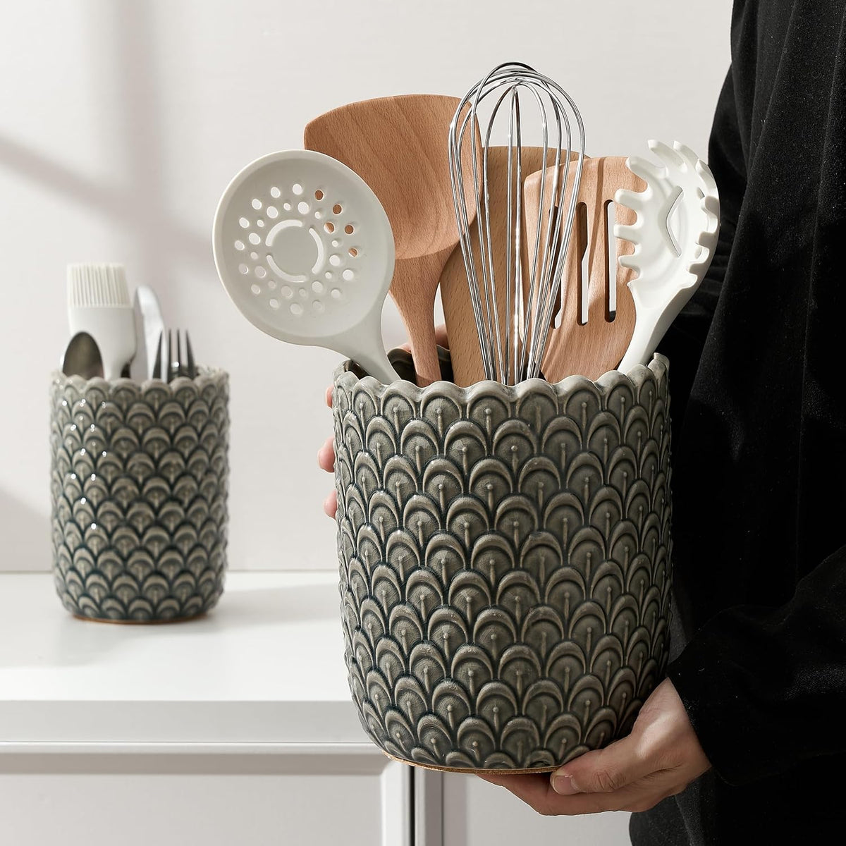JIEMEI HOME Kitchen Utensil Holder, Large 7.5"+6.2" Petal Ceramic Utensil Crock for Countertop, Utensil Holder with Cork Mat, Morden Utensil Organizer for Spatula, Kitchen Decor, Set of 2, Purple