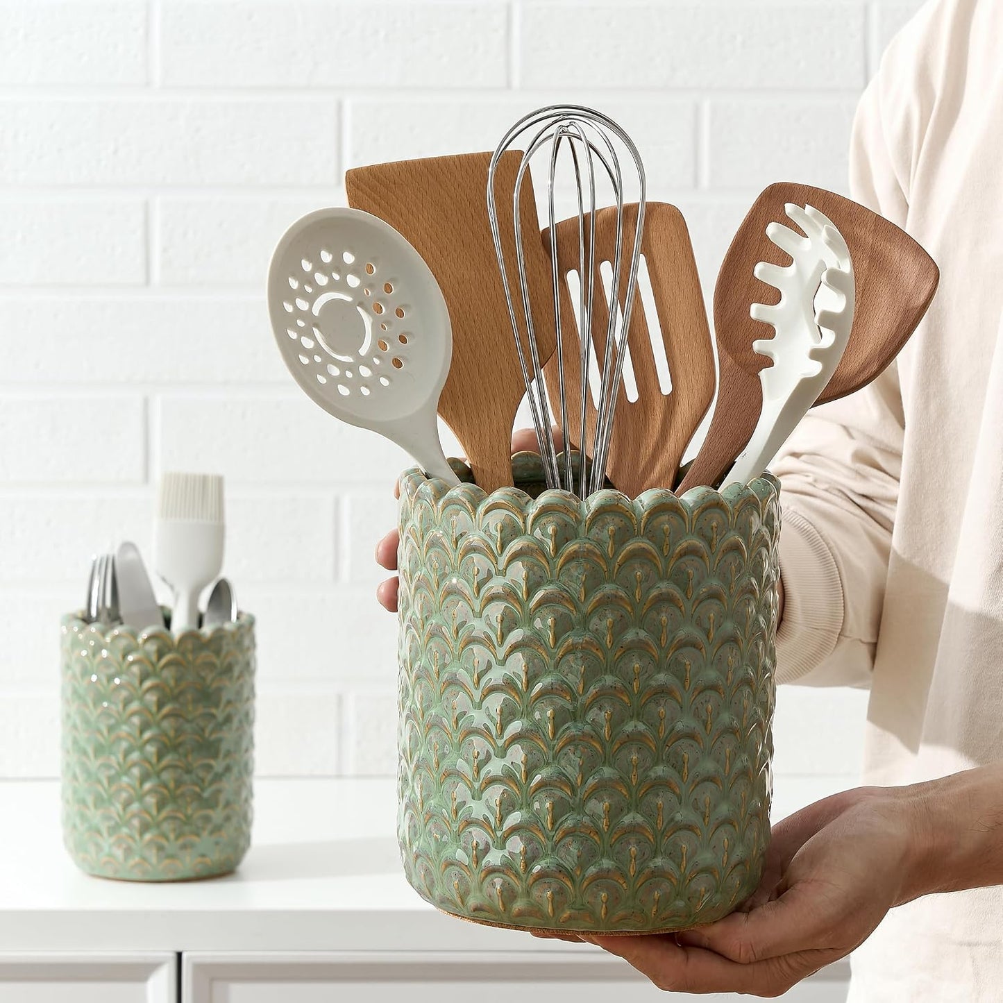 JIEMEI HOME Kitchen Utensil Holder, Large 7.5"+6.2" Petal Ceramic Utensil Crock for Countertop, Utensil Holder with Cork Mat, Morden Utensil Organizer for Spatula, Kitchen Decor, Set of 2, Purple