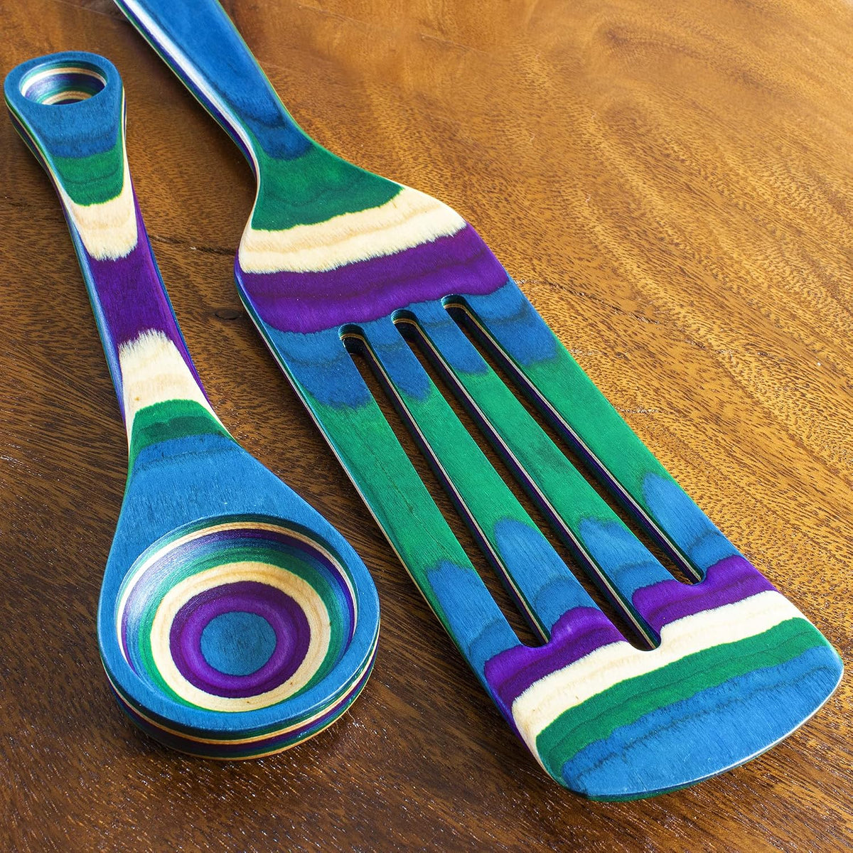 Baltique Mumbai Collection 8" Spreading Knife in Colored Birch Wood