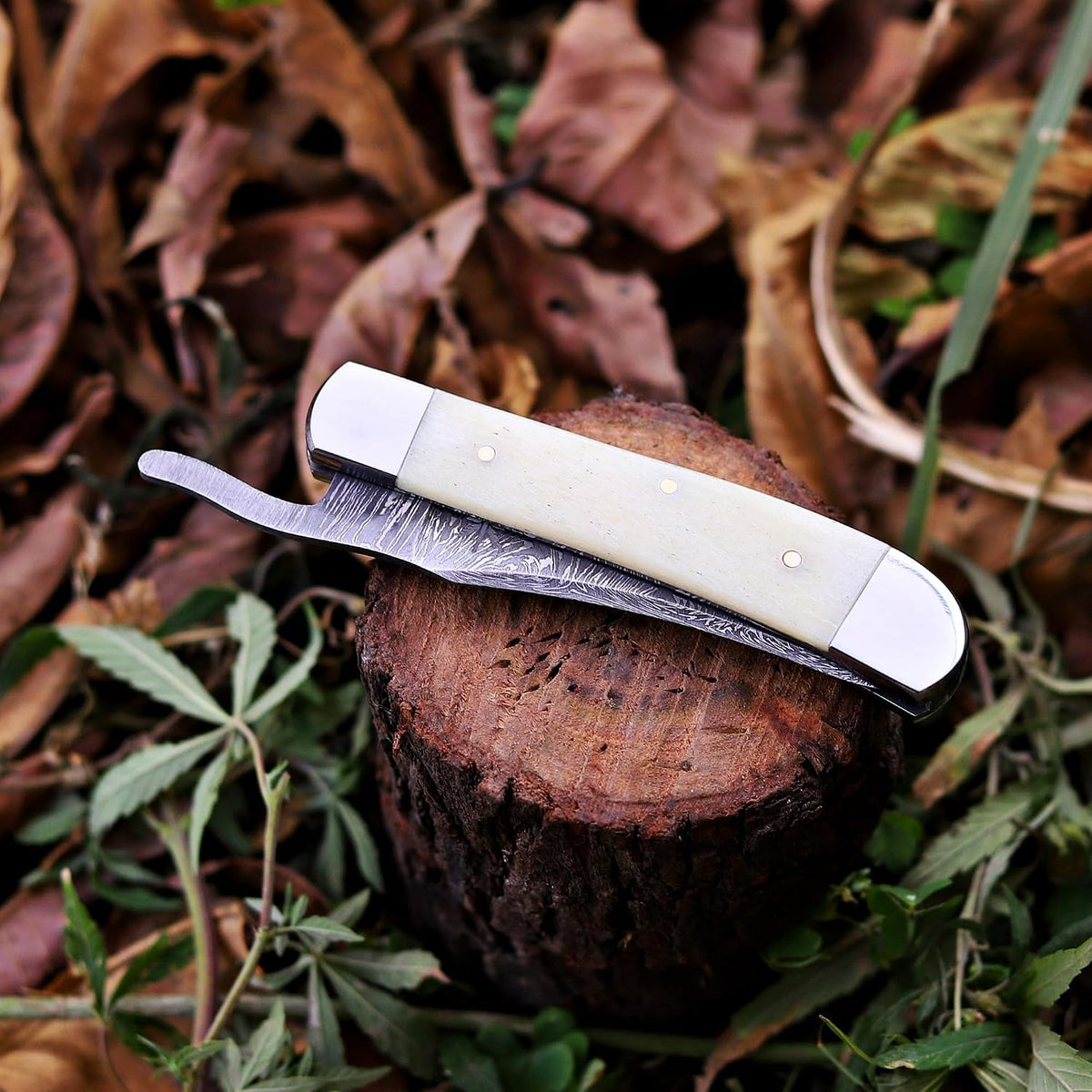 Handcrafted Damascus Steel Rus Lock Pocket Knife with, Traditional Folding Blade, Everyday carry, with leather sheath (Ram)