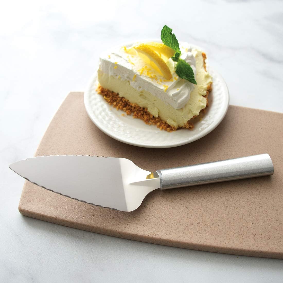 Serrated Pie Server (W220), Black Handle | 4.13" x 2.38" Stainless Steel Face, Black Resin Handle