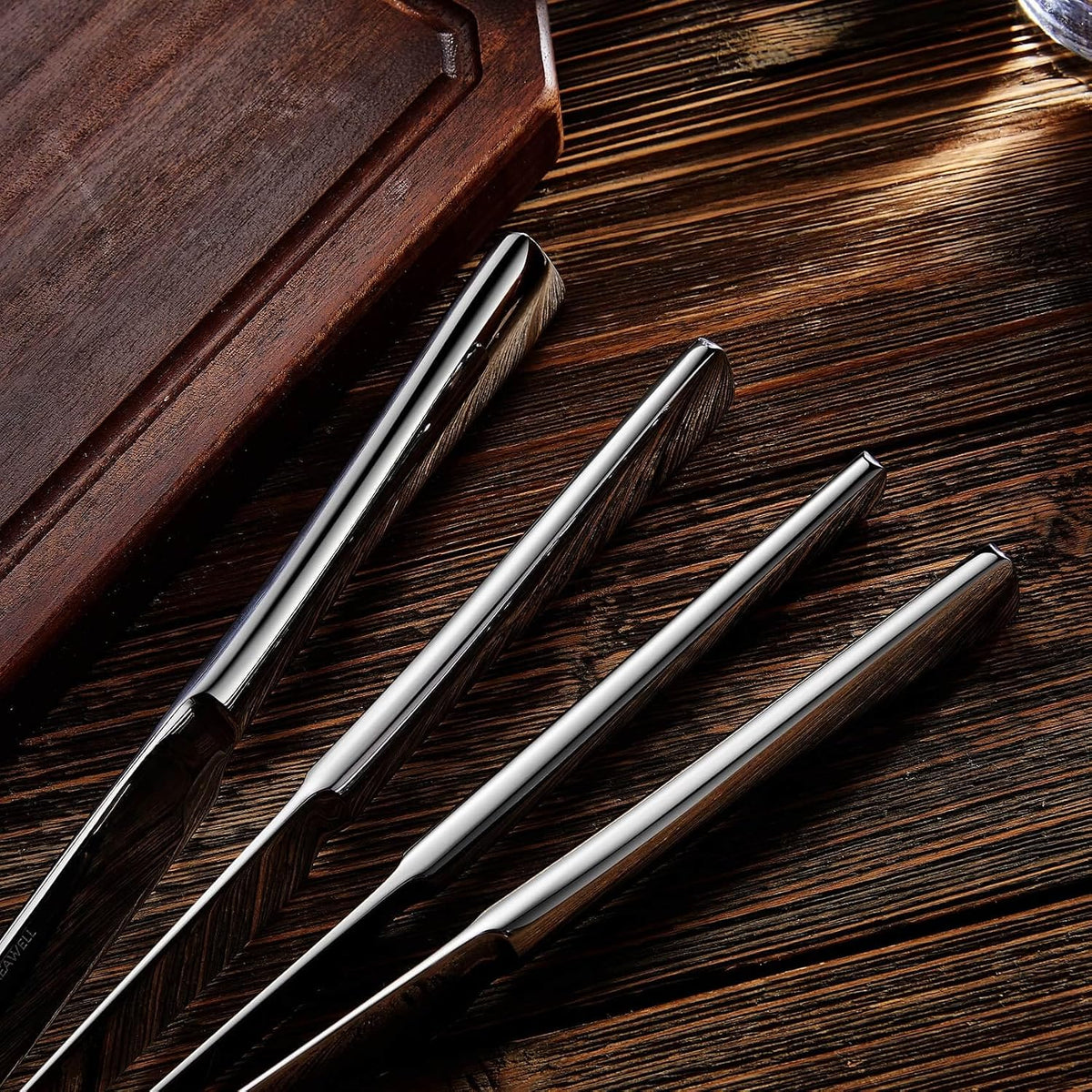 Premium Louis 4-Piece 9.5-Inch Dinner Knife Set (Plain) | Stainless Steel Serrated Dinner Knives; Classic Plain Design; Sturdy Construction; Brilliant Mirror Finish; Dishwasher Safe