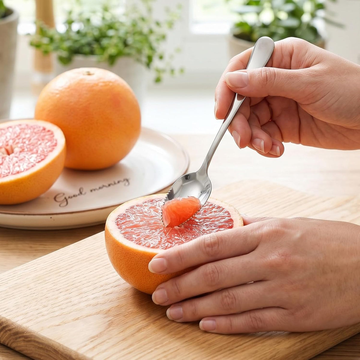 4 Pcs Grapefruit Spoon | Serrated Edge Stainless Steel Grapefruit Spoons, Perfect for Citrus, Kiwi Spoon & Fruit Salads, Easy to Use & Clean, Silver