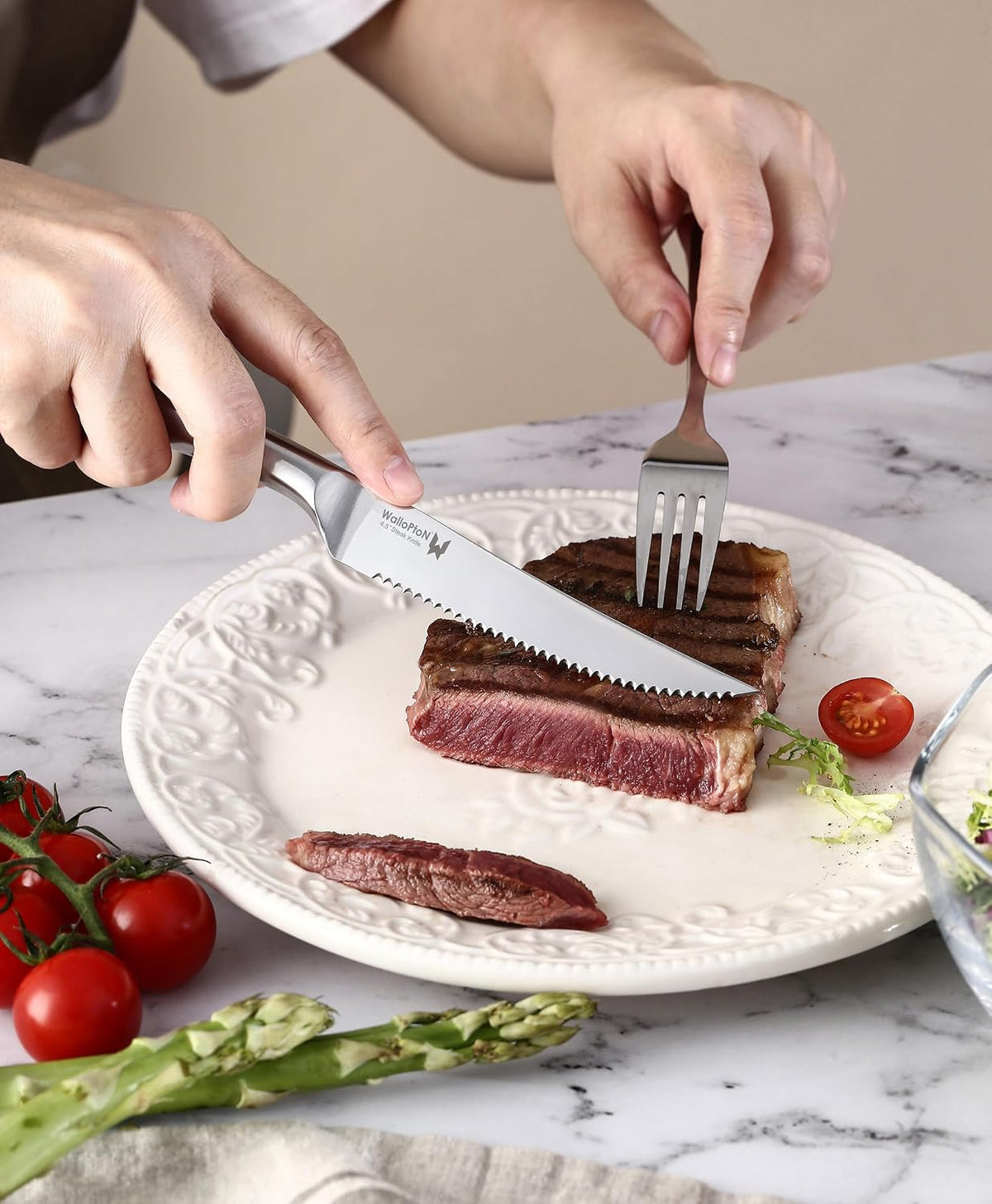 Steak Knives Set of 8 - High Carbon Stainless Steel, Dishwasher Safe - Polished Blade & Handle, Straight Edge - 4.5'' Kitchen Dinner Table Knife Set Non Serrated