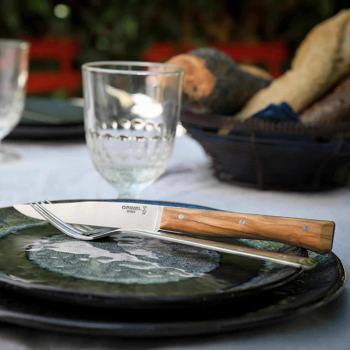 Facette Steak Knife Set – Full Tang Table Knife Setting for 4, Comfortable Riveted Handle in Premium Woods and Vitter Eco, Made in France (Dark Ash Wood)