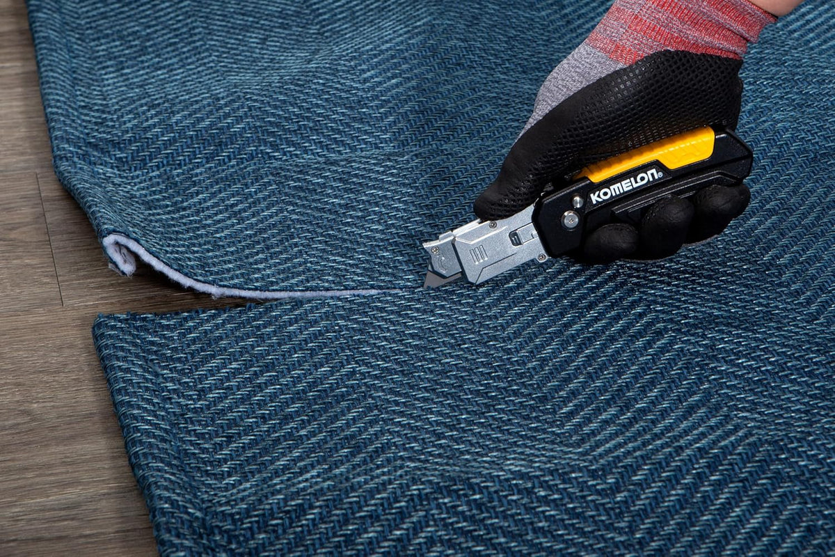 Komelon Folding 2-N-1 Utility Knife & Scraper