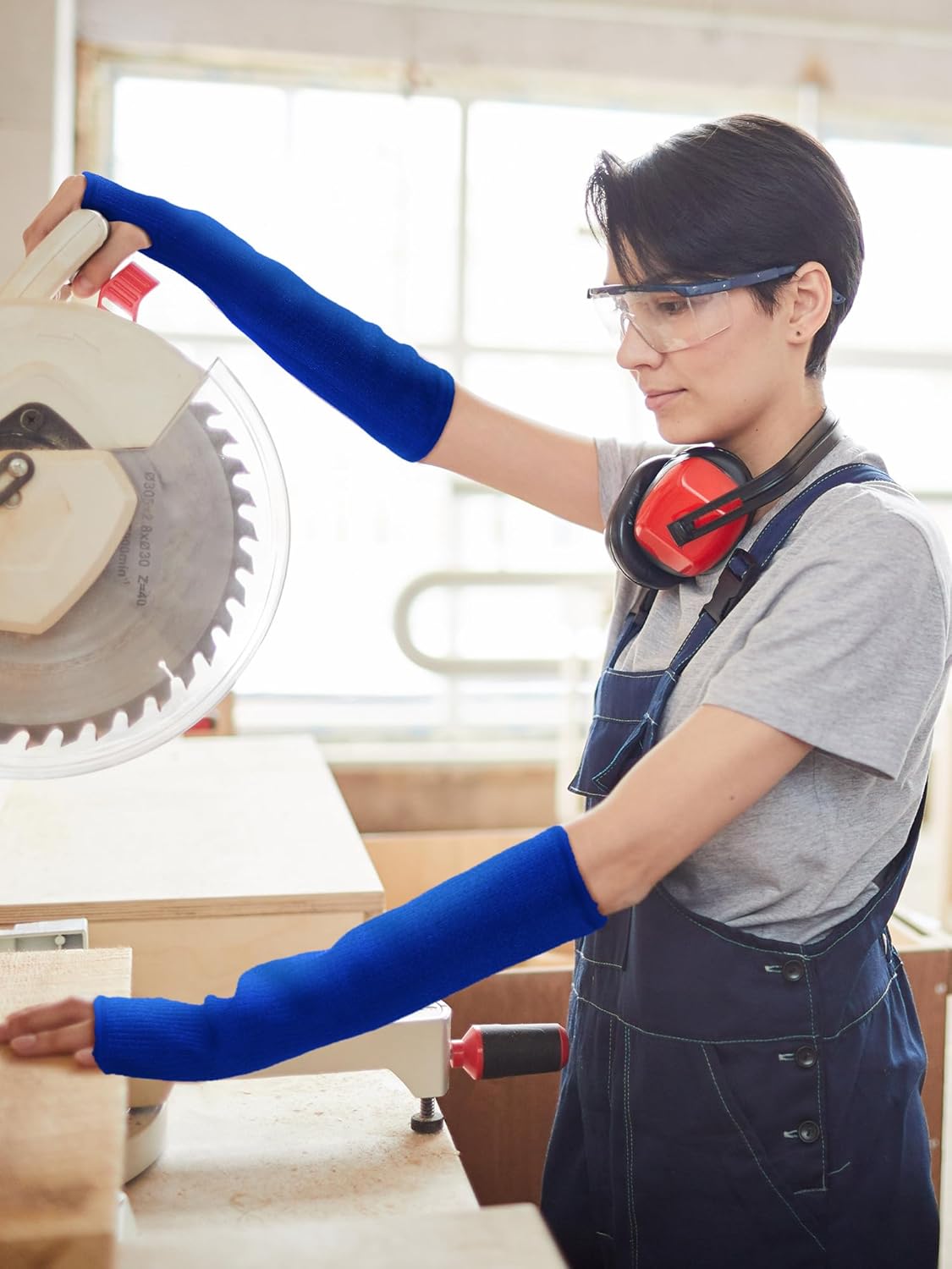 Cut Resistant Sleeves Protective Arm Sleeves Safety Arms Protection Sleeves with Thumb Hole for Garden Kitchen