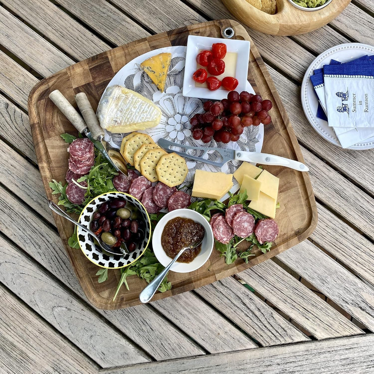 Gourmet Hudson Carving Board, 15" x 20" Acacia Wood Cutting Board with Grip Pad and Juice Well