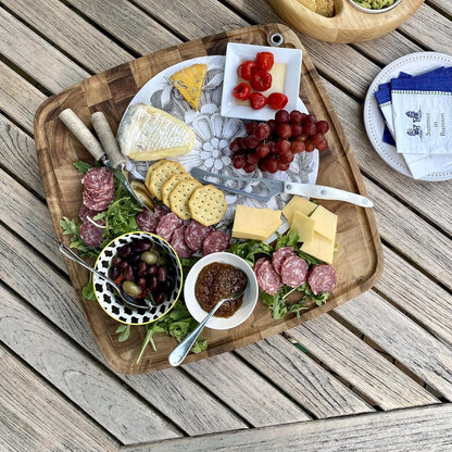 Gourmet Hudson Carving Board, 15" x 20" Acacia Wood Cutting Board with Grip Pad and Juice Well