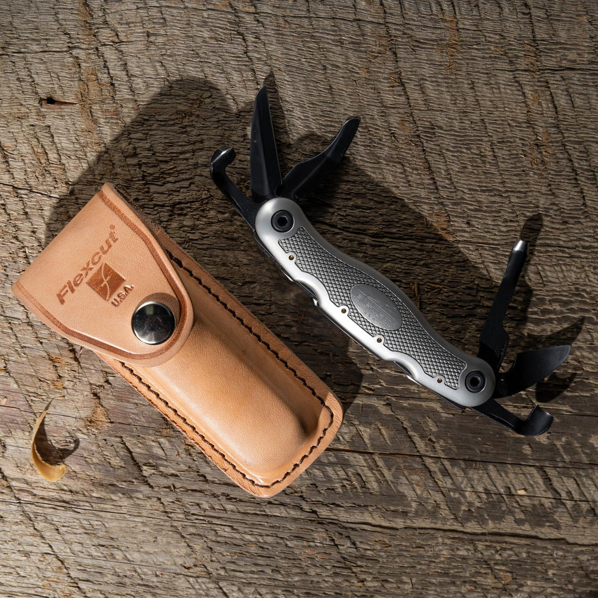 Whittlin' Jack (JKN88) 2-Blade Pocket Carving Knife, High-Carbon Steel (1.5″ Detail + 2″ Roughing), Aluminum & Wood Handle, 3 oz, 4.25″ Closed, Made in USA