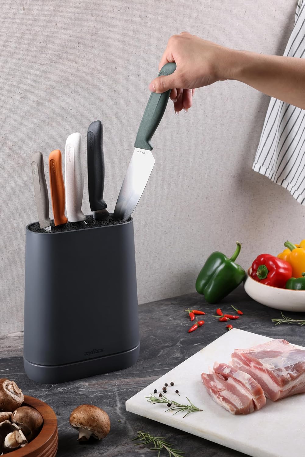 6 Piece Knife Set with Block, 6 Piece Set, 5 Kitchen Knives, 1 Block, Sharp Japanese Stainless Steel, Non Slip Base, Includes Paring, Serrated Paring,Chef Carving and Bread Knife