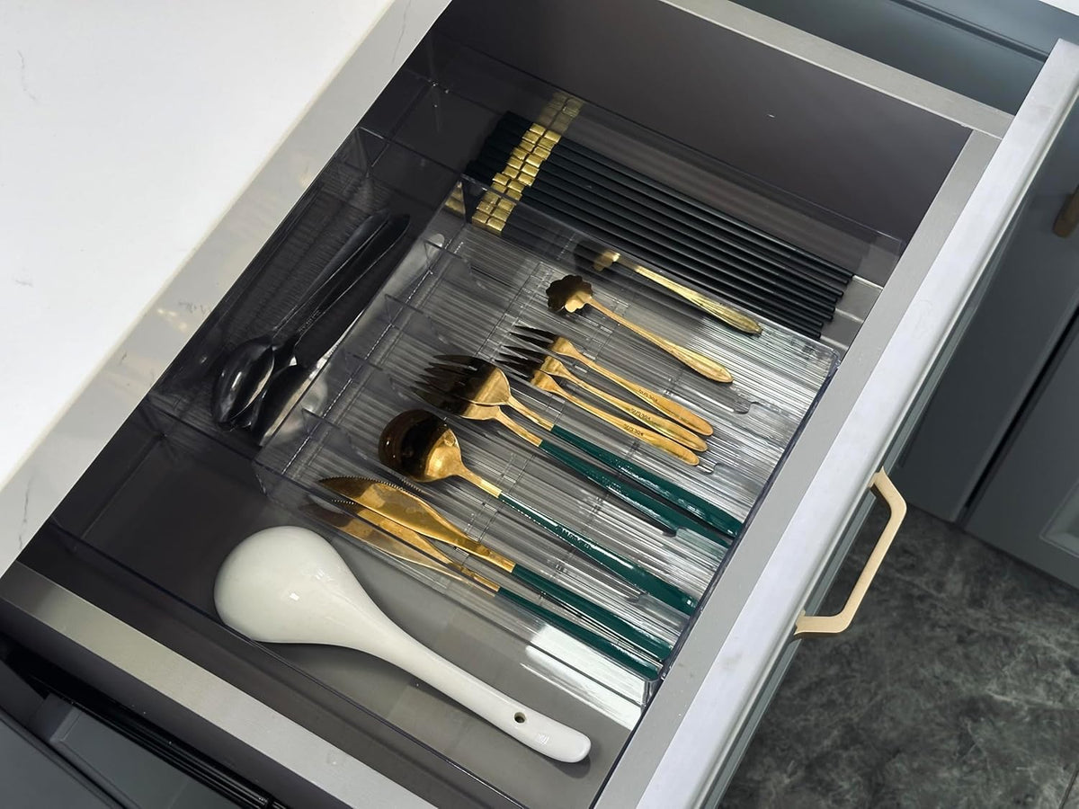 Silverware Drawer Organizer Tray for Kitchen,Expandable Utensil Tray Multipurpose Drawer Dividers Adjustable Cutlery and Flatware Holder,Plastic Spoon Forks Knives Holder Storage Divider,Clear-M