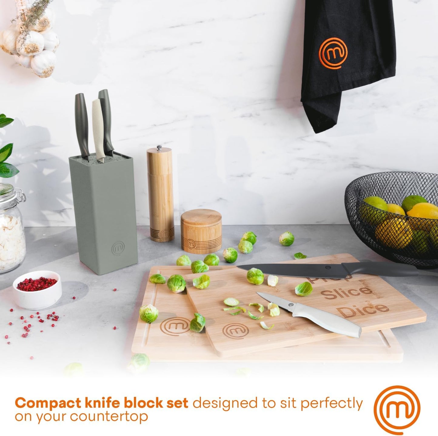 Knife Set with Block, 6 Kitchen Knives and a Universal Knife Holder, Extra Sharp Stainless Steel Blades for Precise Cutting with Non Stick Coating & Soft Touch Easy Grip Handles, Black