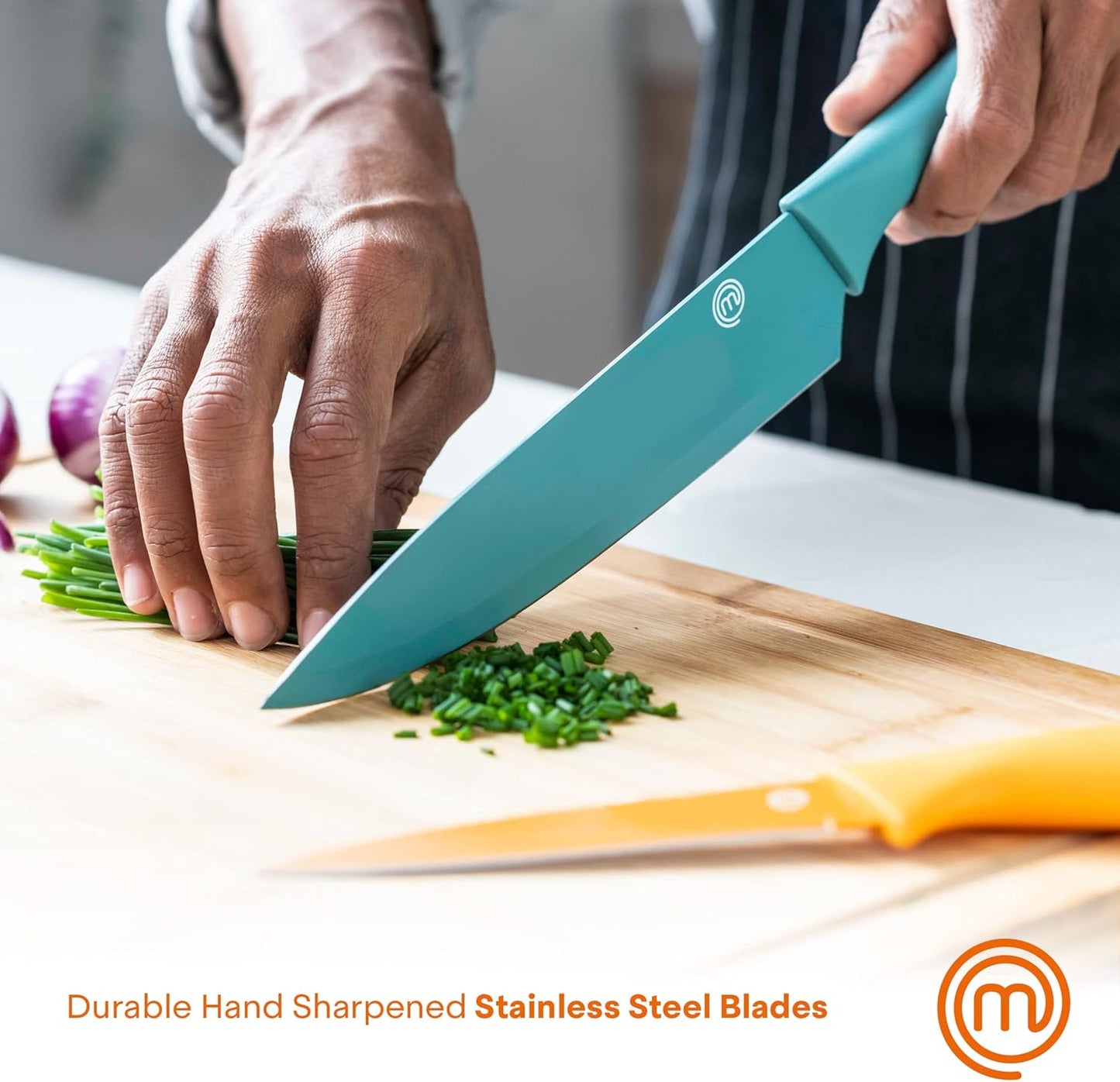 Knife Set with Block, 6 Kitchen Knives and a Universal Knife Holder, Extra Sharp Stainless Steel Blades for Precise Cutting with Non Stick Coating & Soft Touch Easy Grip Handles, Black
