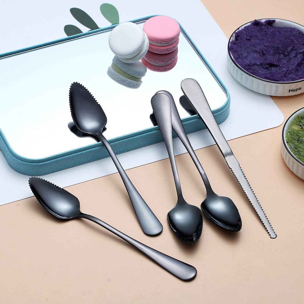 Black Grapefruit Spoons 3 Pieces Set, 2 Stainless Steel Grapefruit Spoon And 1 Grapefruit knife With Titanium Plating, Grapefruit Utensil Set, Serrated Edges Spoon pack of 3 (Black)