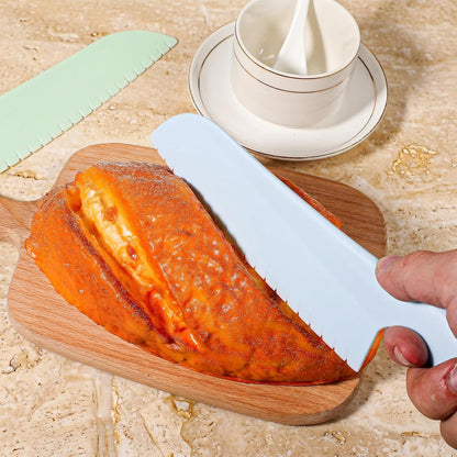 2 Pcs Lettuce Knife 11 inch Professional Lettuce Knife to Prevent Browning Kitchen Utensils Plastic Cake Knife Dishwasher Safe for Cooking and Cutting Vegetable Fruits Bread Salad (Blue, Green)