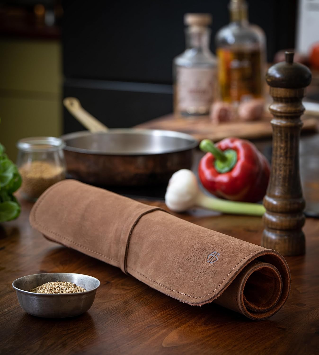 Knife Bag for Chefs–knife Roll Bag leather 7 slots – Leather Knife Case Noah (brown)