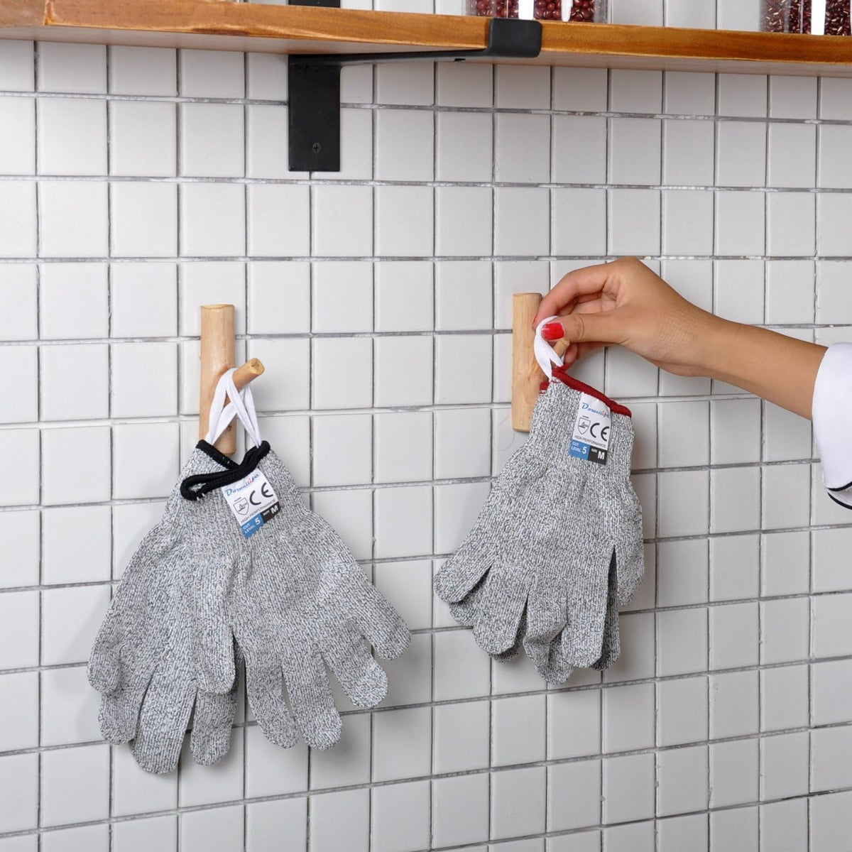 Cut Resistant Gloves Food Grade Level 5 Protection, Safety Kitchen Cuts Gloves for Oyster Shucking, Fish Fillet Processing, Mandolin Slicing, Meat Cutting and Wood Carving. (X-Large)