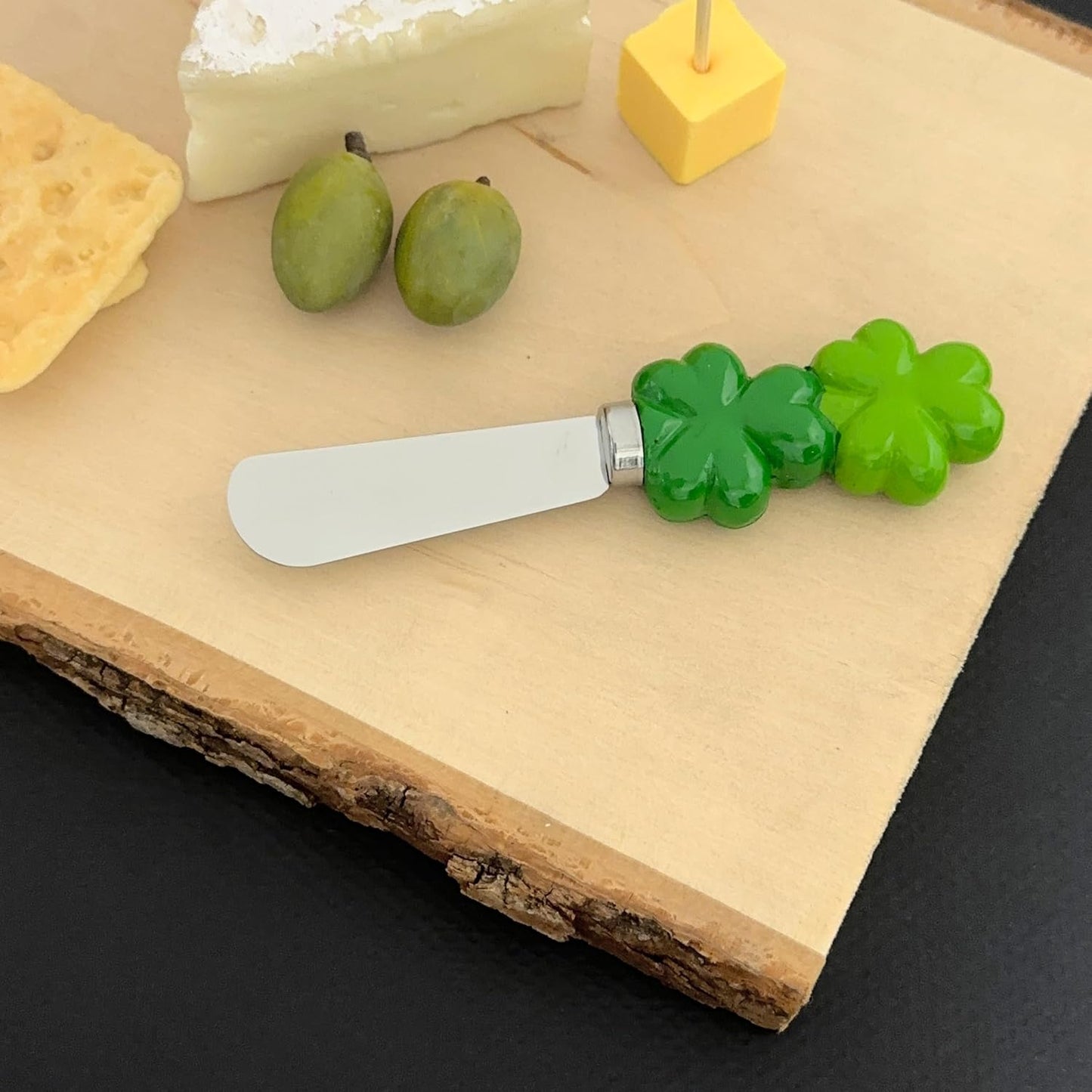 Jelly Bear Cheese Spreaders, Hand-Painted Resin Handles with Stainless Steel Blades for Spreading Cream Cheese, Butter, Jam, or Sandwich, Set of 4