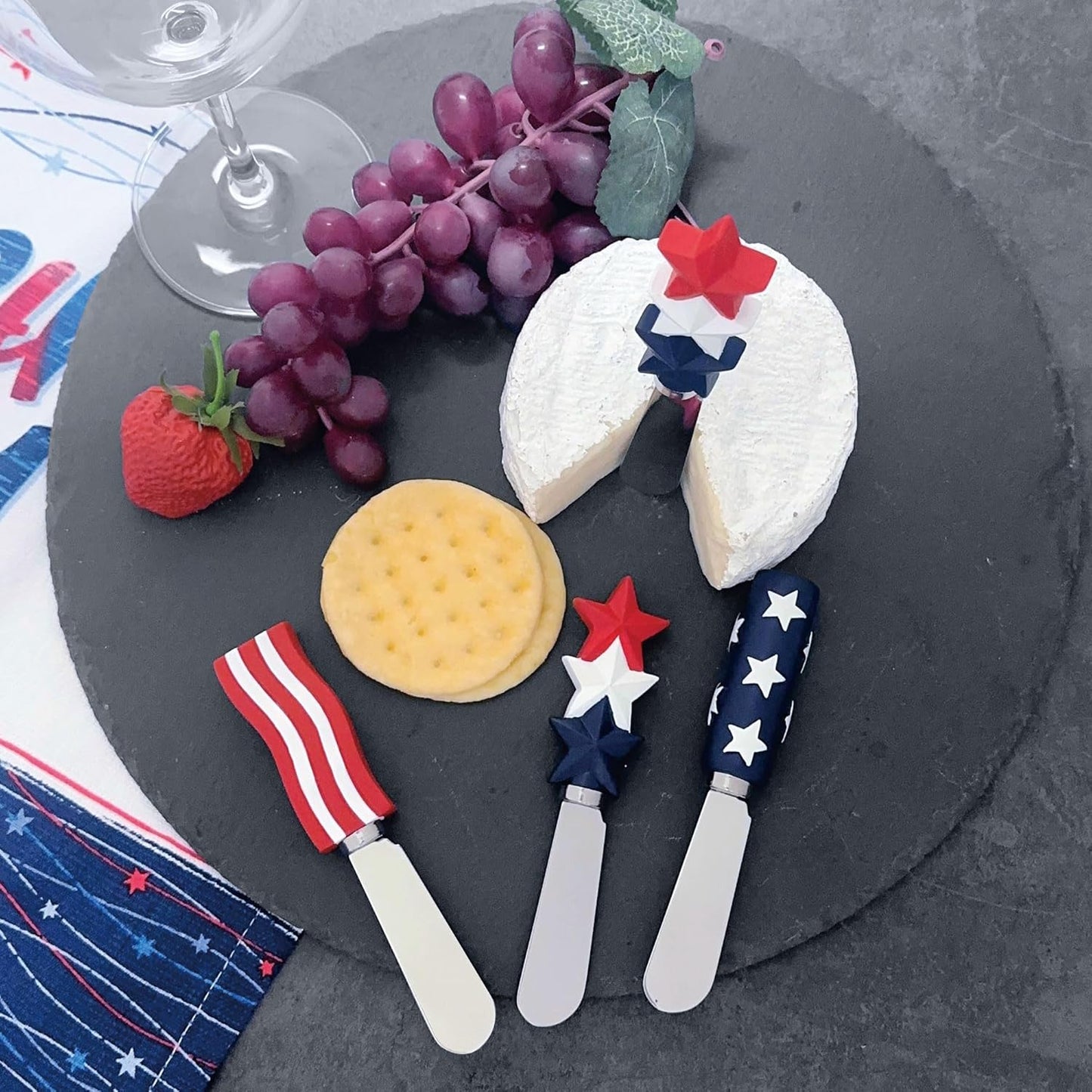 Jelly Bear Cheese Spreaders, Hand-Painted Resin Handles with Stainless Steel Blades for Spreading Cream Cheese, Butter, Jam, or Sandwich, Set of 4