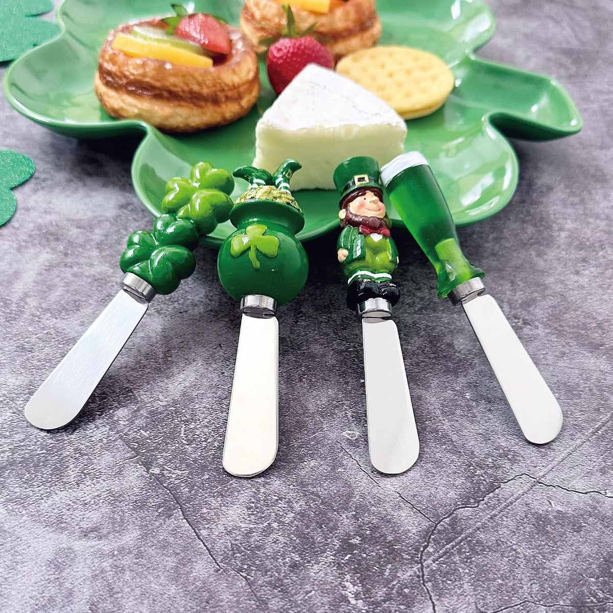 Jelly Bear Cheese Spreaders, Hand-Painted Resin Handles with Stainless Steel Blades for Spreading Cream Cheese, Butter, Jam, or Sandwich, Set of 4