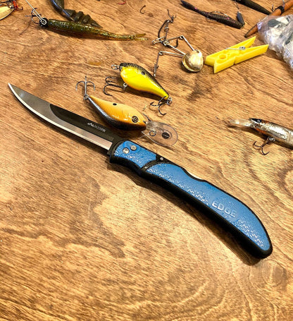 Razor-Fin | 5" Razor Sharp Replaceable Blade Folding Fillet Knife with Pocket Clip, 3 Fillet Blades, 1 Gut Hook Blade and Blade Storage Box | Filet Knife For Fish, Awesome Fishing Gift