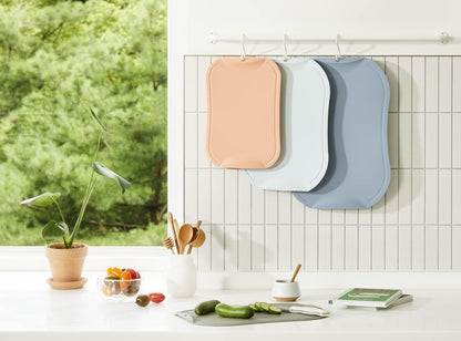 é Non-Scratch Flexible Cutting Board Parent (Khaki green, Small (11.2" x 7.8"))