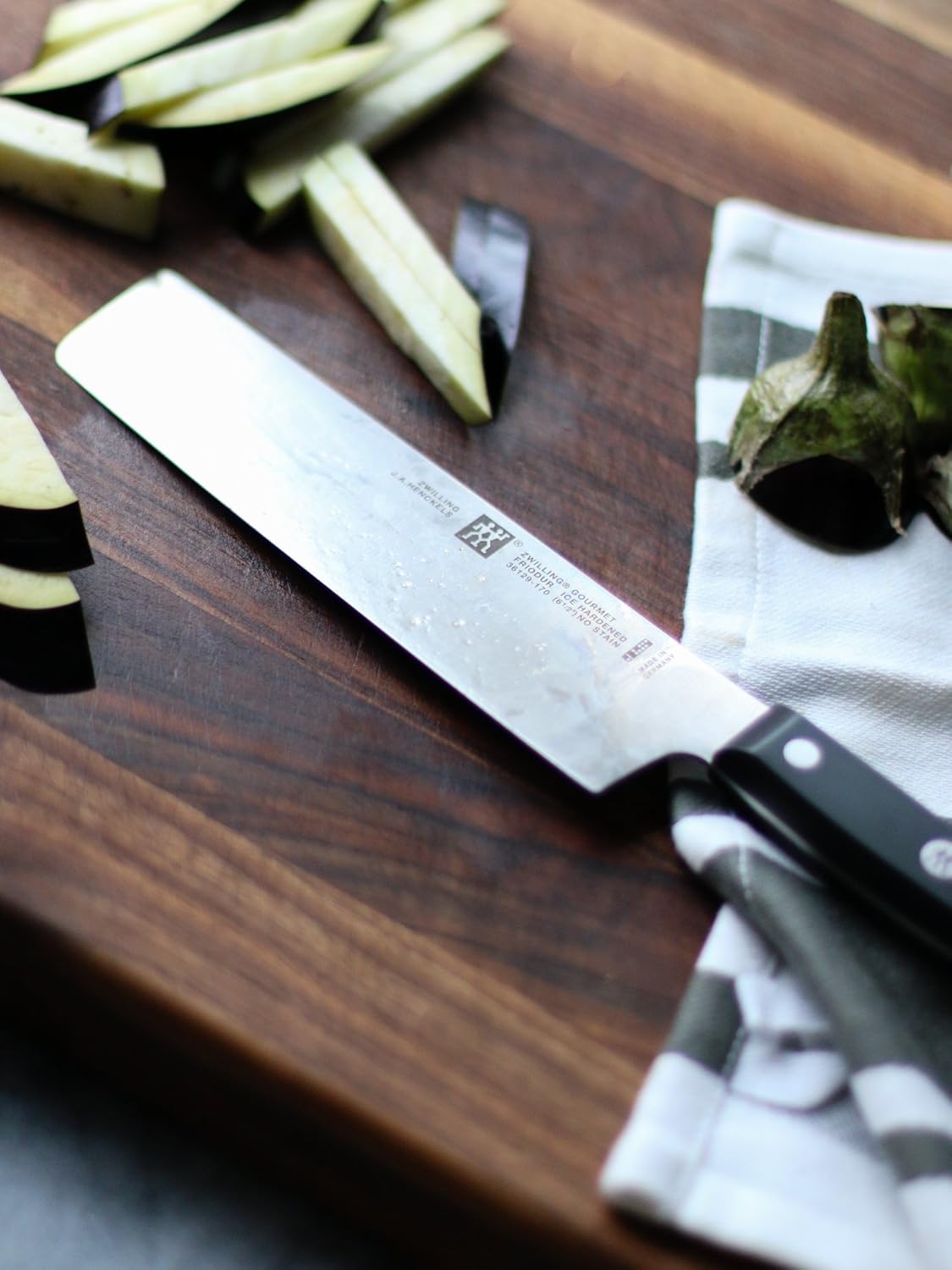 Gourmet 8-inch Razor-Sharp German Carving/Slicing Knife, Made in Company-Owned German Factory with Special Formula Steel perfected for almost 300 Years, Dishwasher Safe