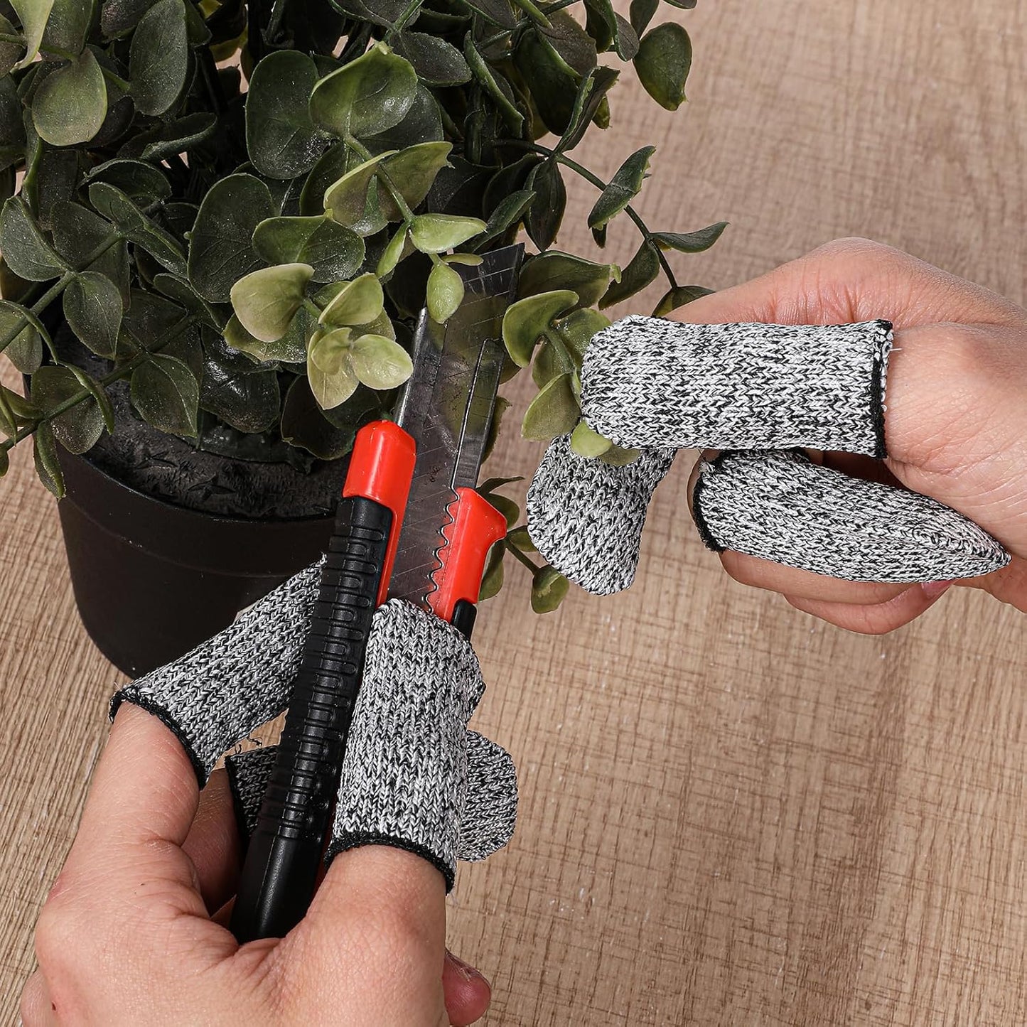 Cut Resistant Finger Cots Protector Breathable Finger Sleeve Protectors Reusable Fingers Guards Covers Fingers Thumb Protector Gloves for Kitchen Garden Sculpture Work 32 PCS