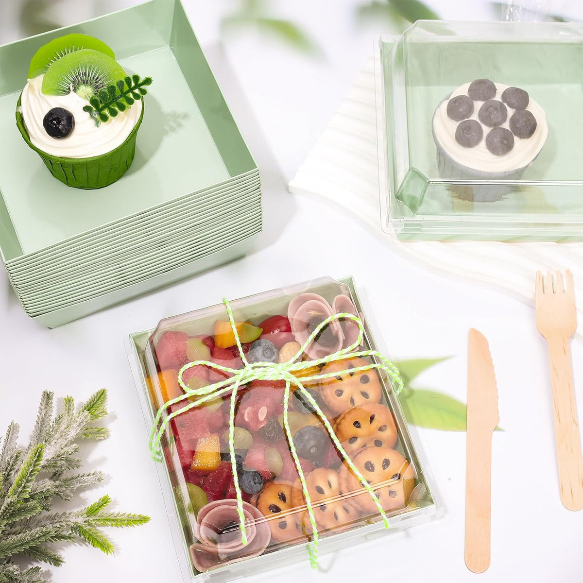 50Pcs Small Charcuterie Boxes with Clear Lids Kraft Mini Dessert Boxes with Forks and Knives 5 Inch Square Disposable Food Containers for Sandwich Cookie Sushi Cake Slice Strawberries
