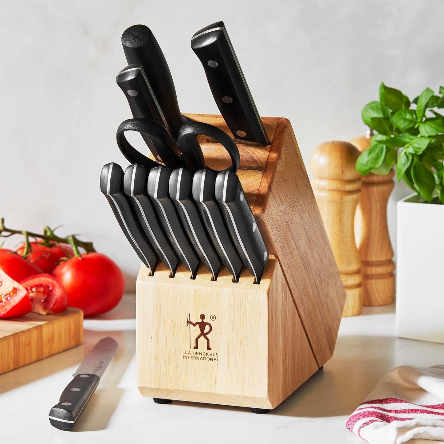 Dynamic 7-Pc Knife Set, Razor-Sharp German Engineered | The Perfect Kitchen Knife Set for Effortless Cutting, Informed by 100+ Years of Mastery. Dishwasher safe, Comfortable Handle